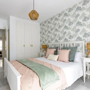 living4malaga-mariscal-centre-apartment.1costadelsol.com/